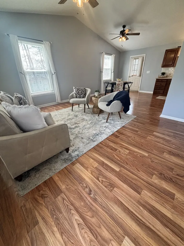 1006 Twin Oaks Drive White Bluff TN 37187