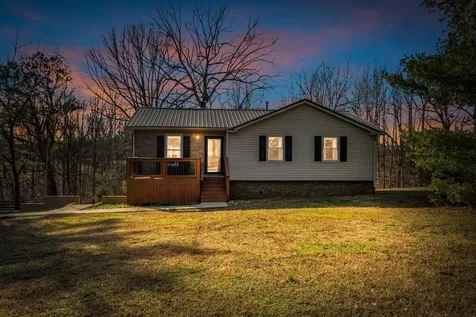 1006 Twin Oaks Drive White Bluff TN 37187