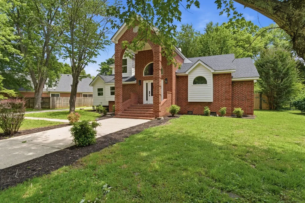 2918 Canterbury Court Murfreesboro TN 37129