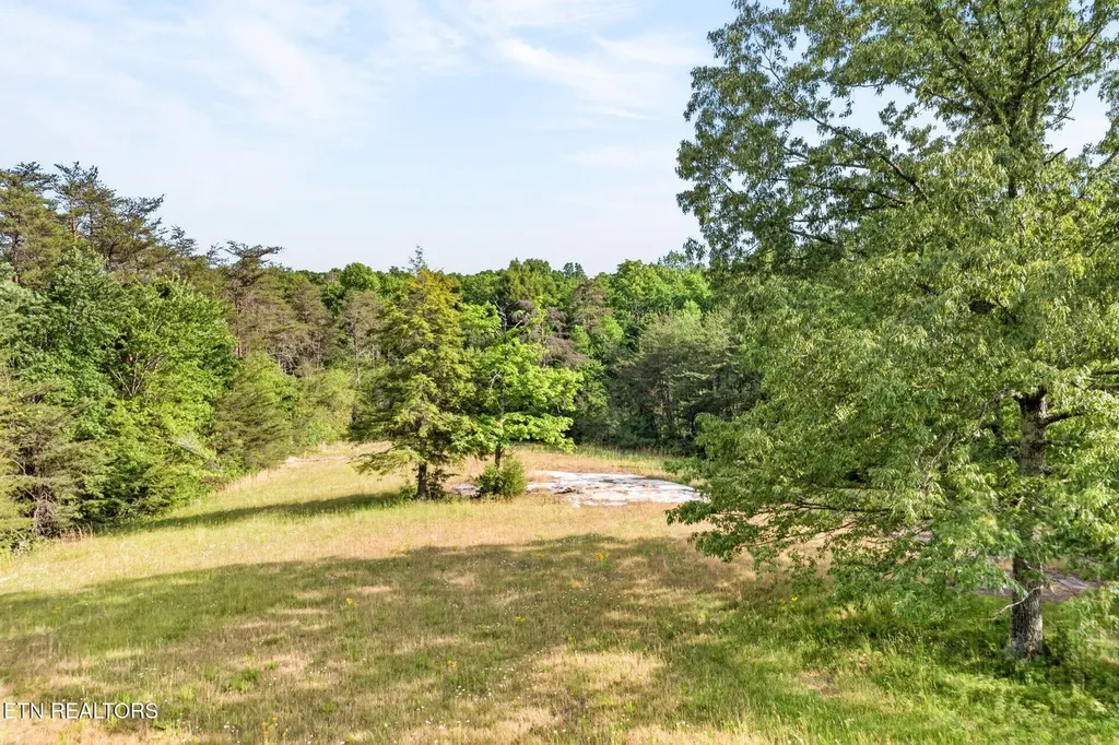 25 Old Kentucky Stock Road Crossville TN 38571