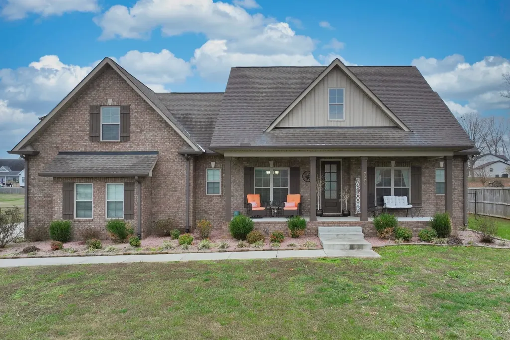 727A N Russell Street Portland TN 37148
