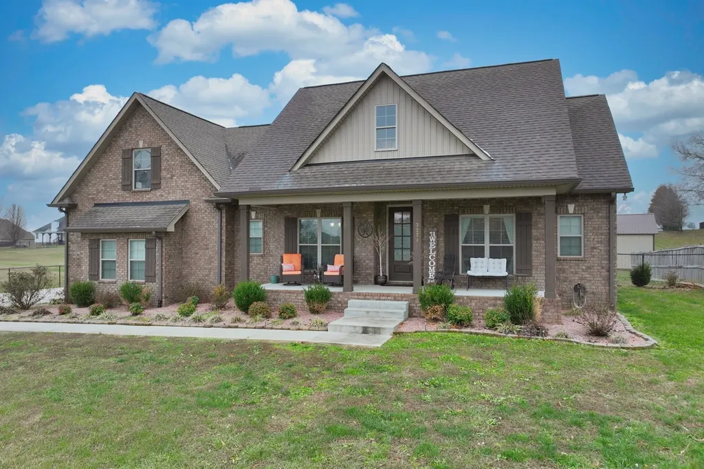 727A N Russell Street Portland TN 37148