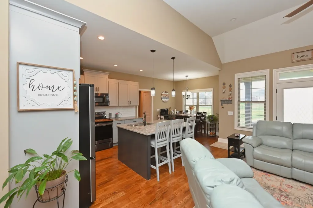 727A N Russell Street Portland TN 37148