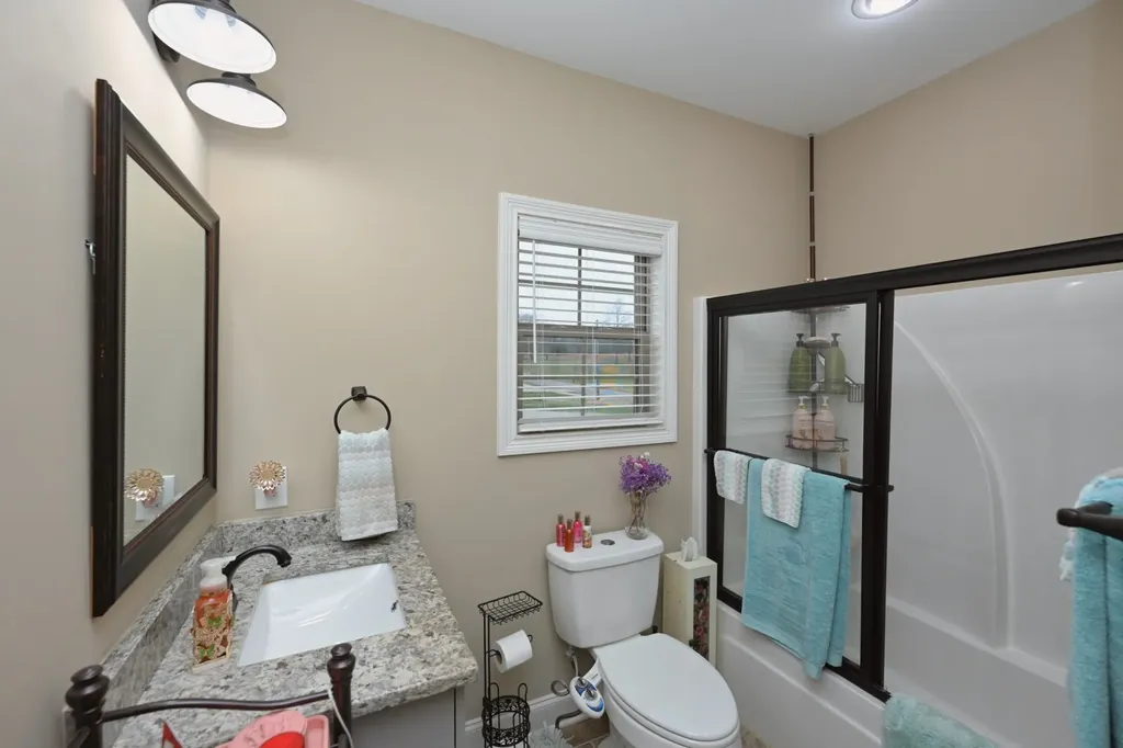 727A N Russell Street Portland TN 37148