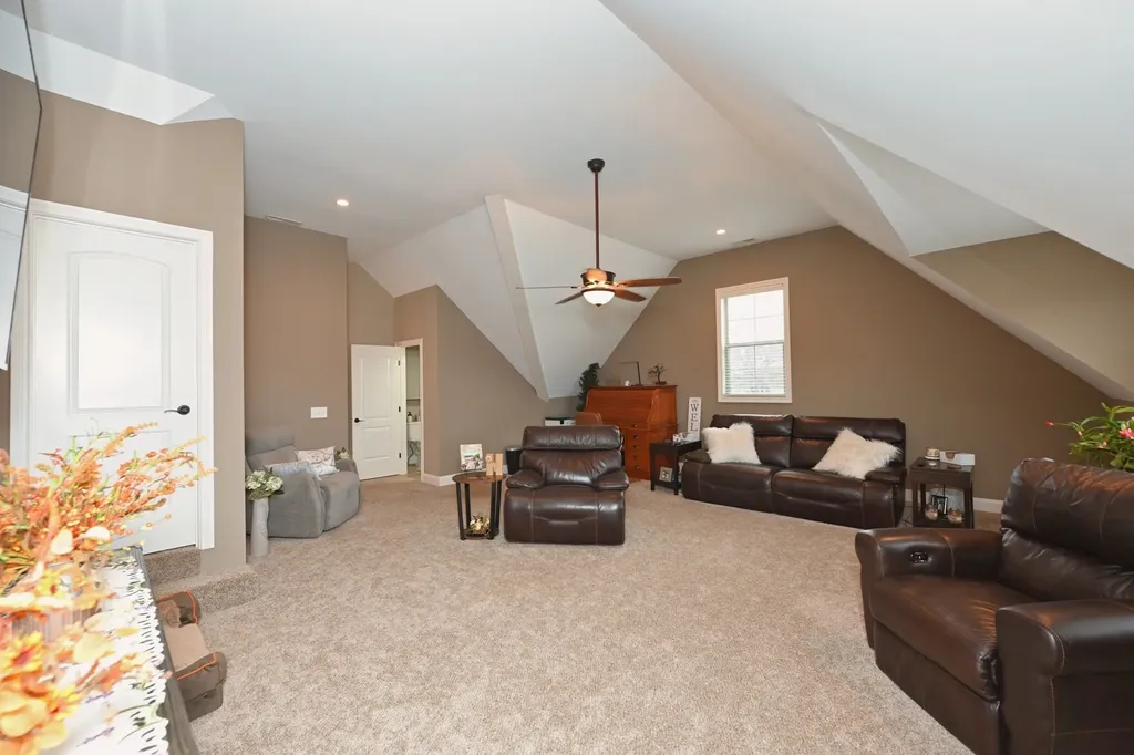 727A N Russell Street Portland TN 37148