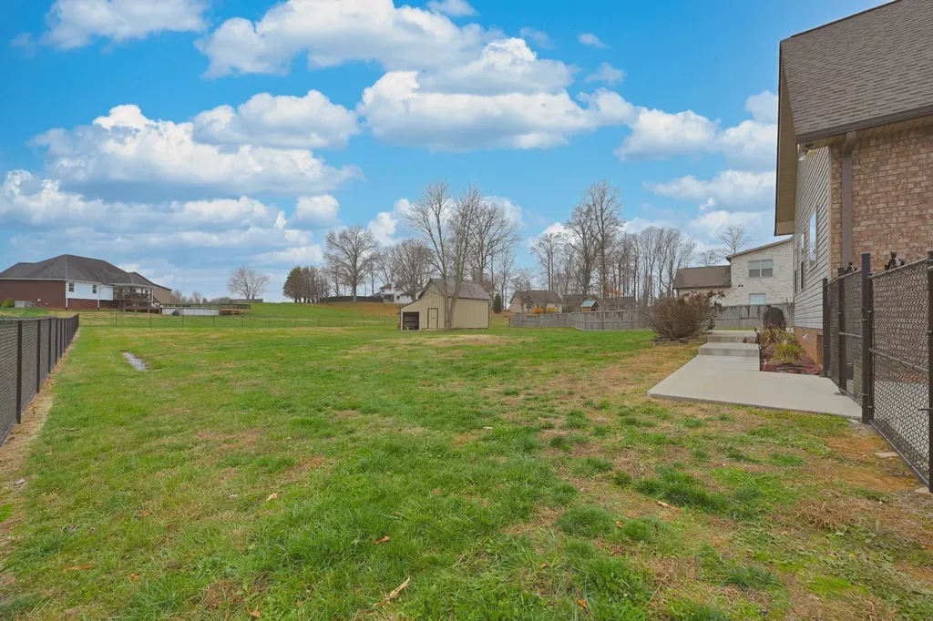 727A N Russell Street Portland TN 37148