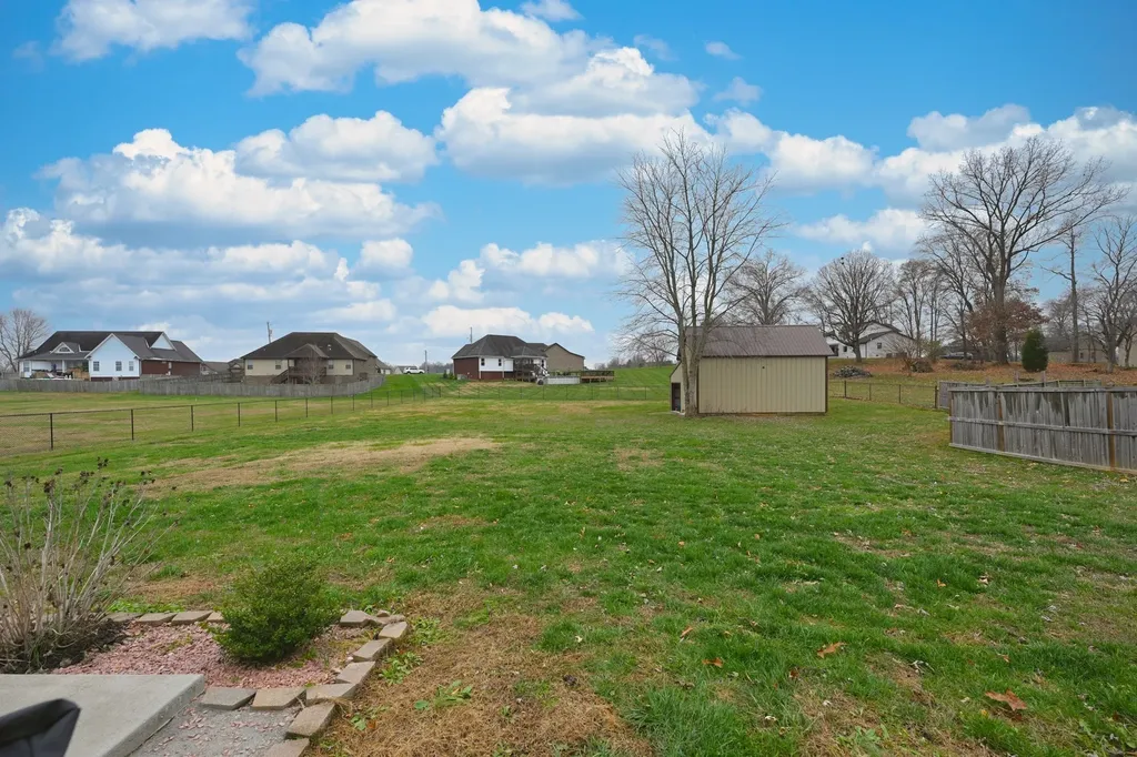 727A N Russell Street Portland TN 37148