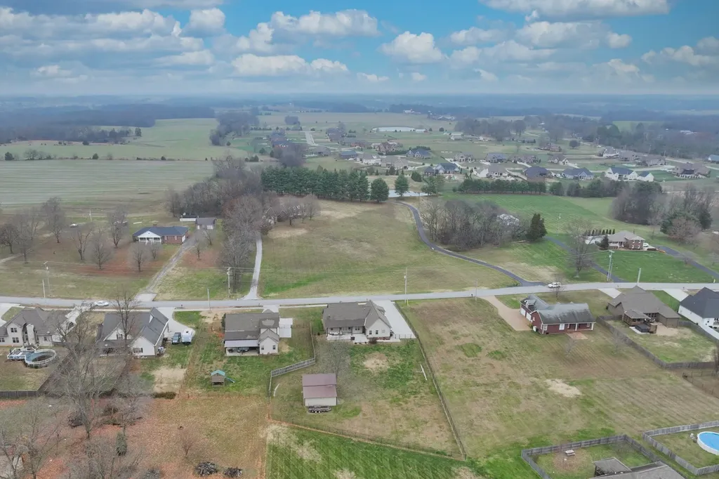 727A N Russell Street Portland TN 37148