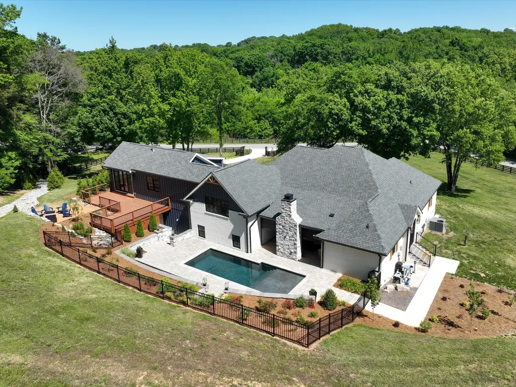 6659 Pinkston Road College Grove TN 37046