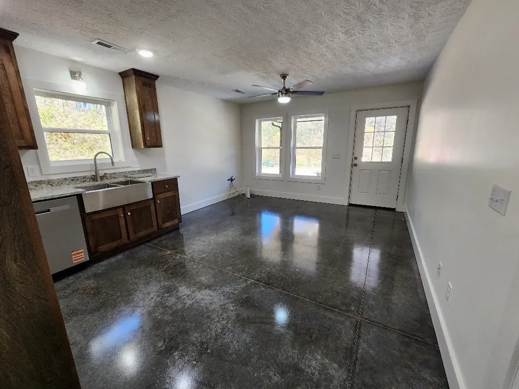 221 Pine Lick Estates Drive Whitleyville TN 38588
