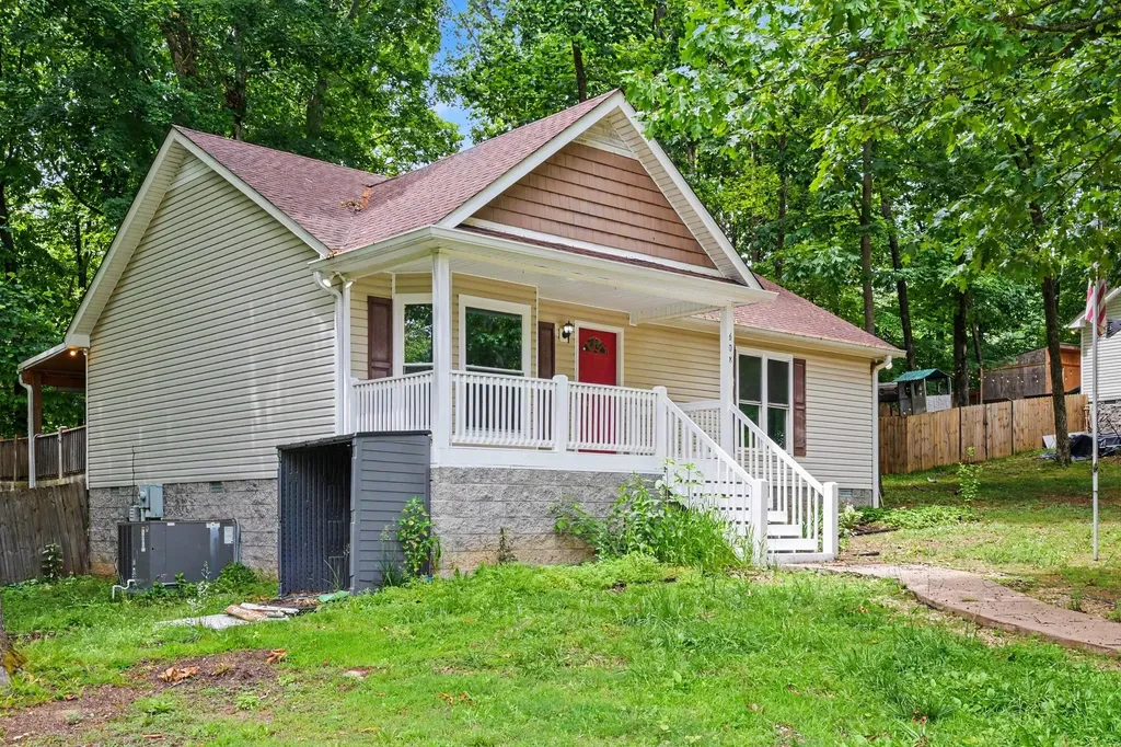 608 South Evening Shade White Bluff TN 37187