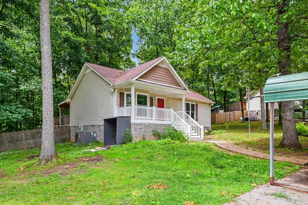 608 South Evening Shade White Bluff TN 37187