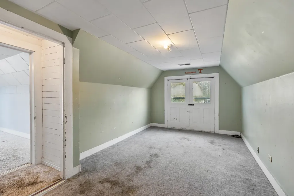214 E Rhea Avenue Spring City TN 37381