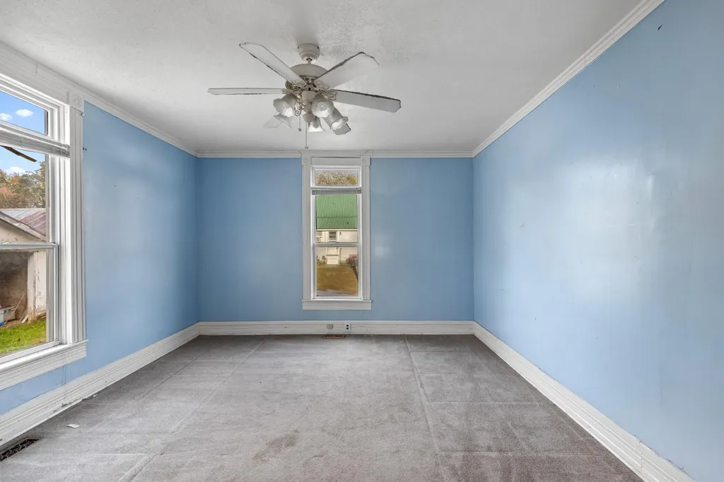 214 E Rhea Avenue Spring City TN 37381