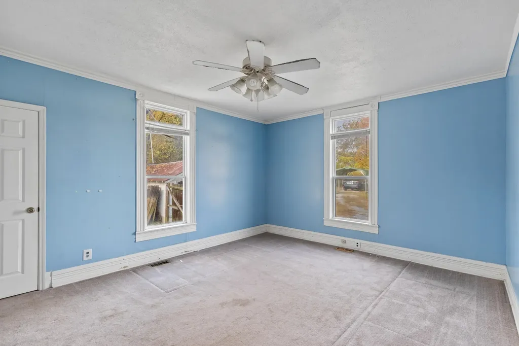 214 E Rhea Avenue Spring City TN 37381