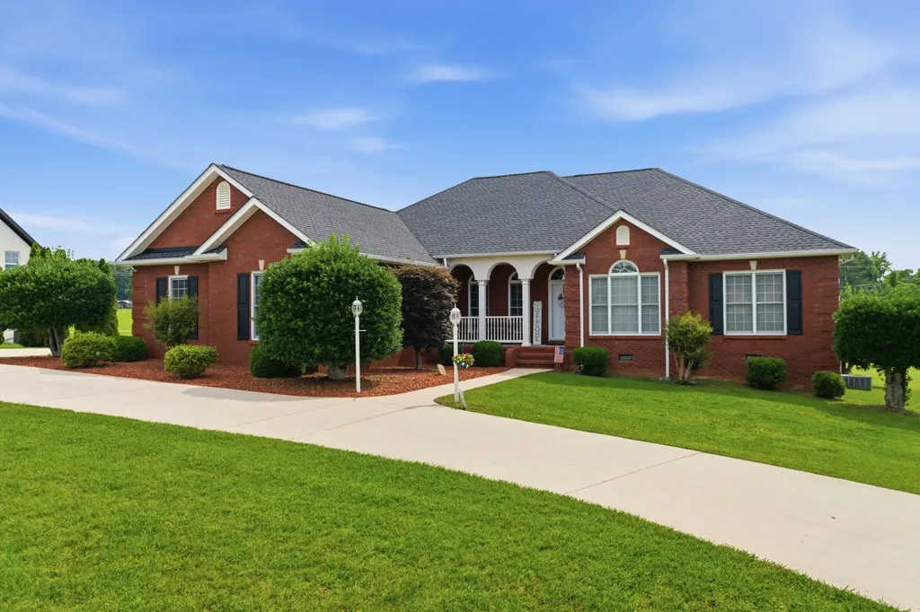 584 Golf Club Drive Smithville TN 37166