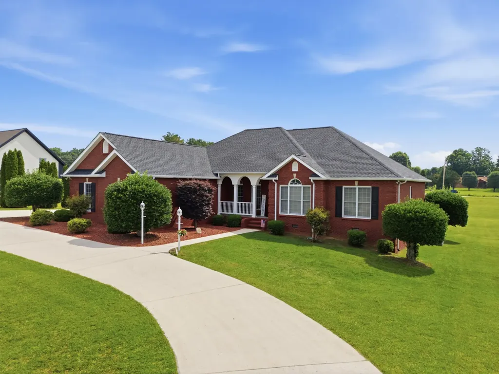 584 Golf Club Drive Smithville TN 37166