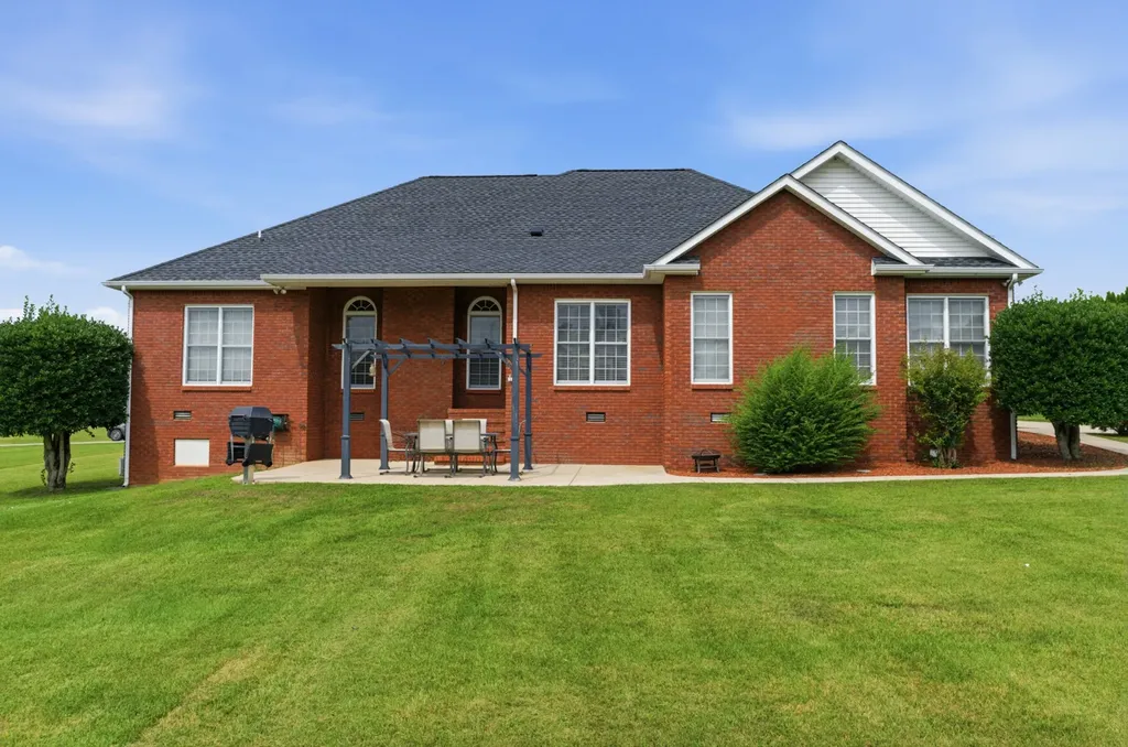 584 Golf Club Drive Smithville TN 37166