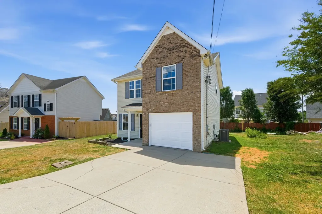 1327 Tonya Drive La Vergne TN 37086