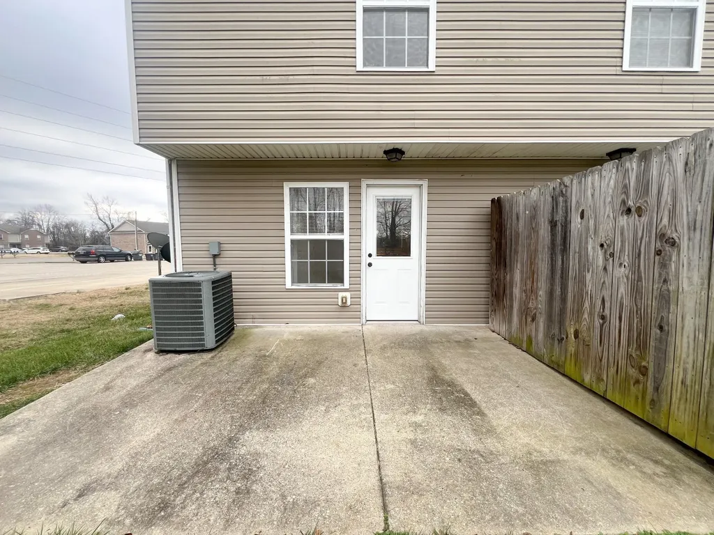 777 Cherrybark Lane Clarksville TN 37040