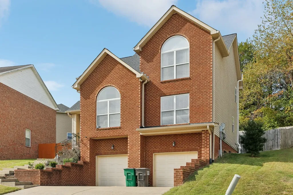 2048 Harvest Lane Nashville TN 37218