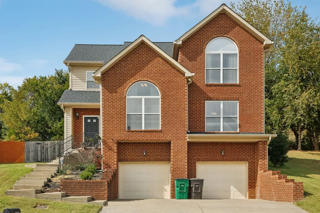 2048 Harvest Lane Nashville TN 37218