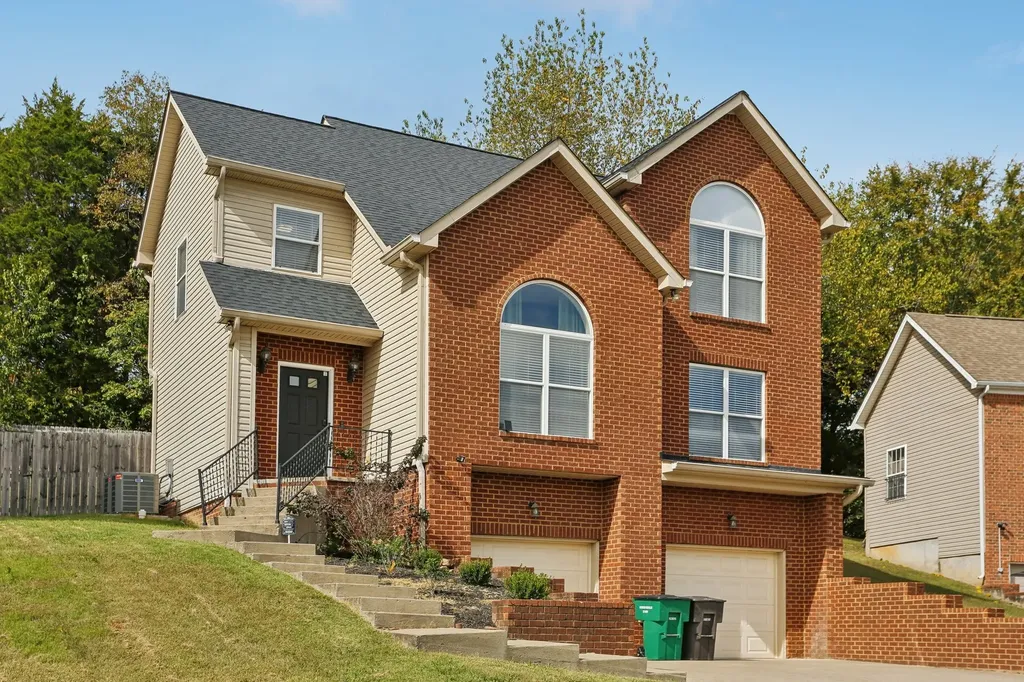2048 Harvest Lane Nashville TN 37218