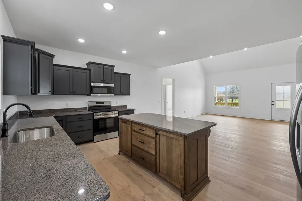 4083 Long Creek Road Lafayette TN 37083