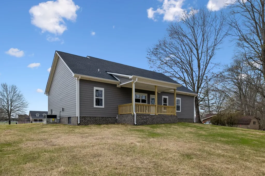 4083 Long Creek Road Lafayette TN 37083