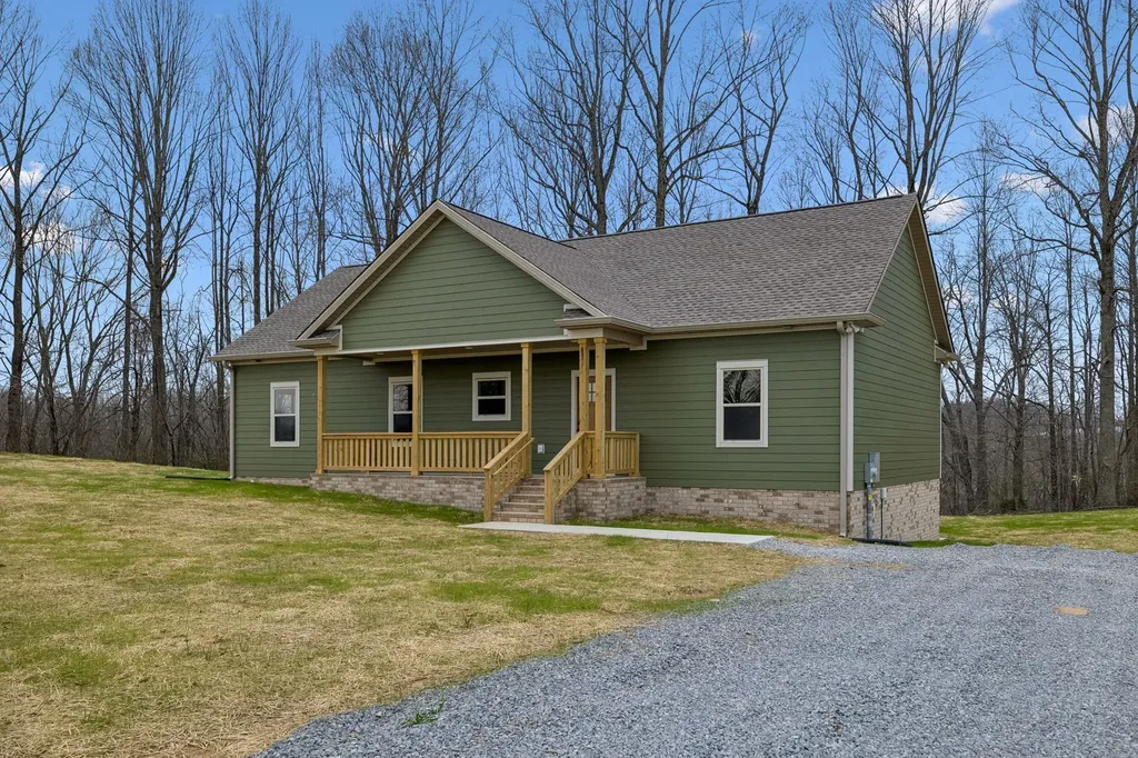 4105 Long Creek Road Lafayette TN 37083