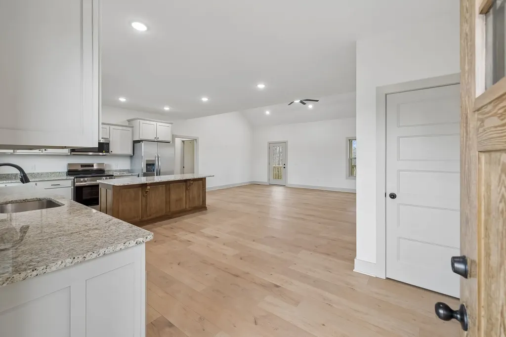 4105 Long Creek Road Lafayette TN 37083