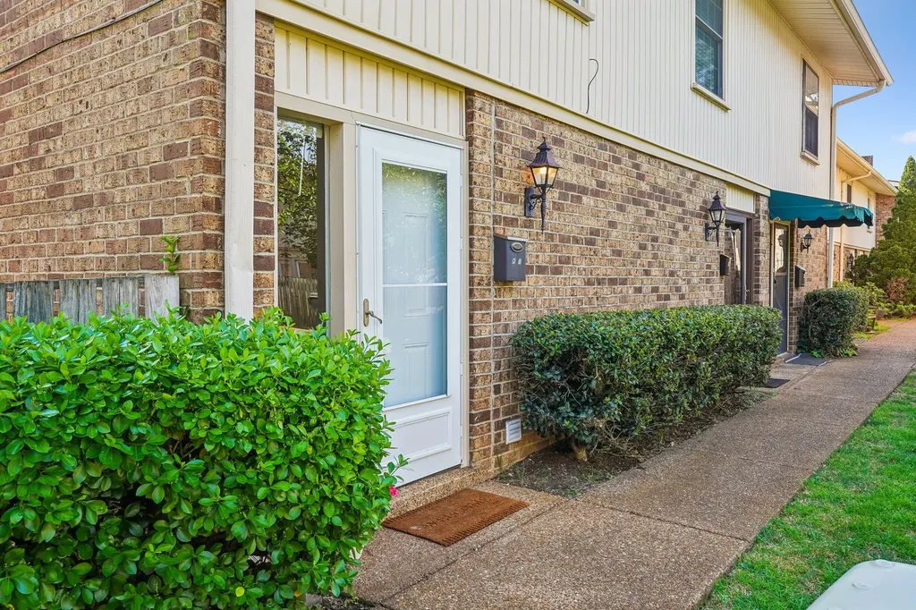 2116 Hobbs Road Nashville TN 37215