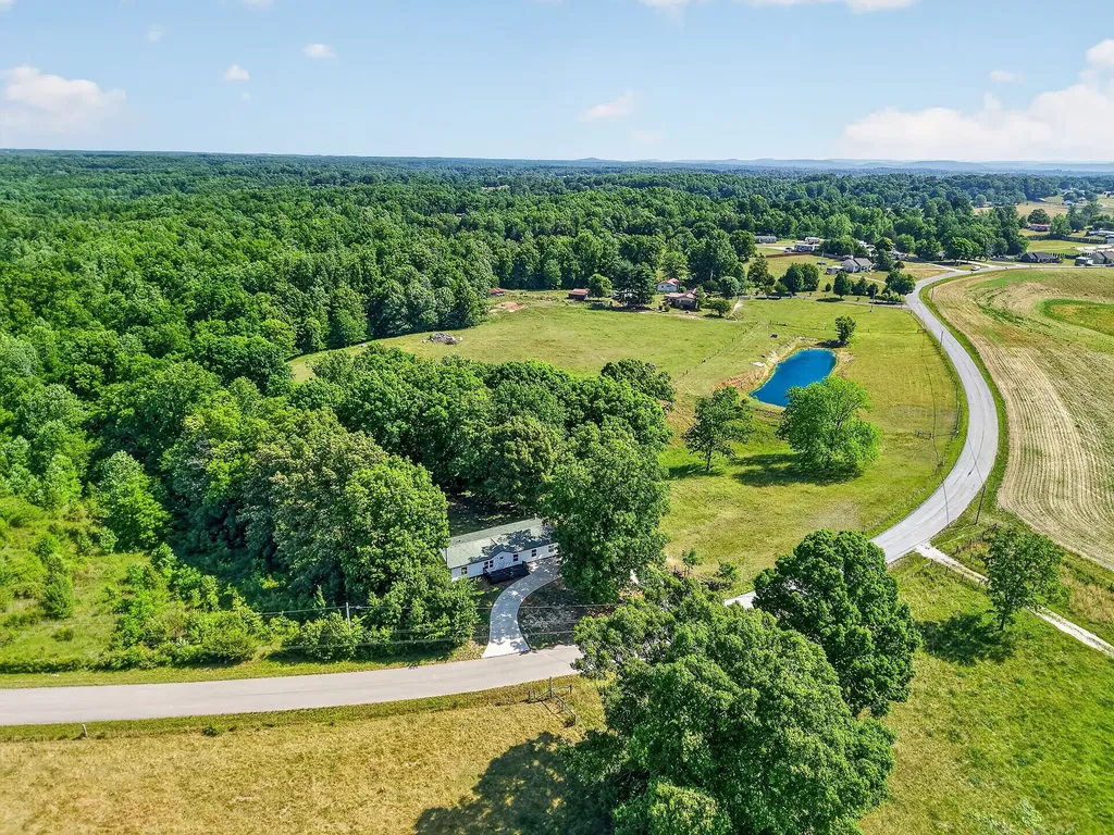 1883 Browntown Road Sparta TN 38583