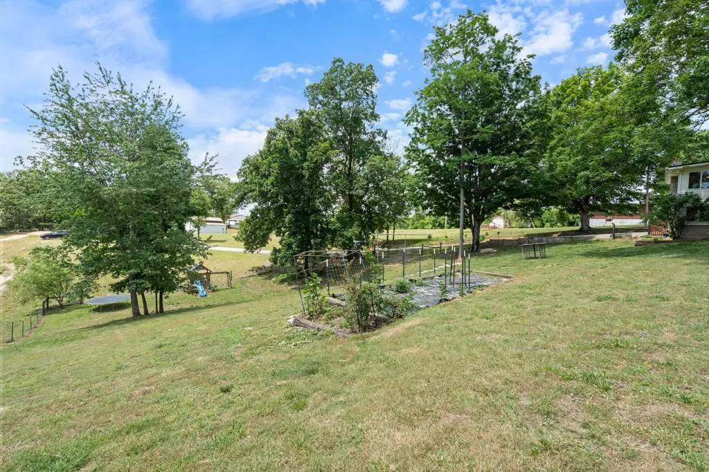 3135 Vanleer Highway Charlotte TN 37036