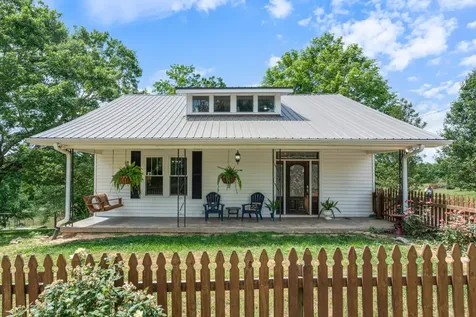3135 Vanleer Highway Charlotte TN 37036