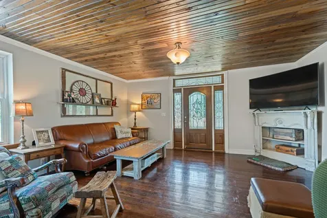 3135 Vanleer Highway Charlotte TN 37036