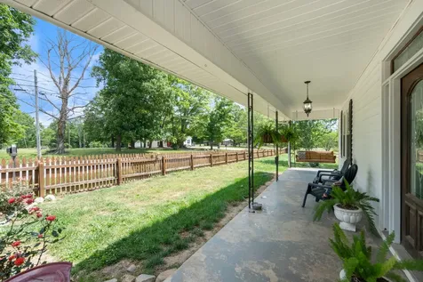 3135 Vanleer Highway Charlotte TN 37036