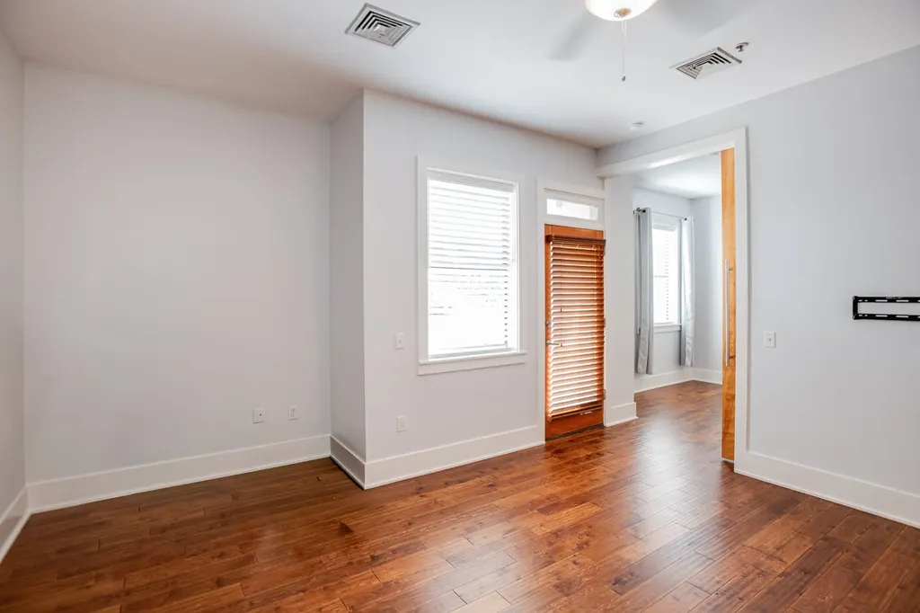 2201 8th Ave, S Nashville TN 37204