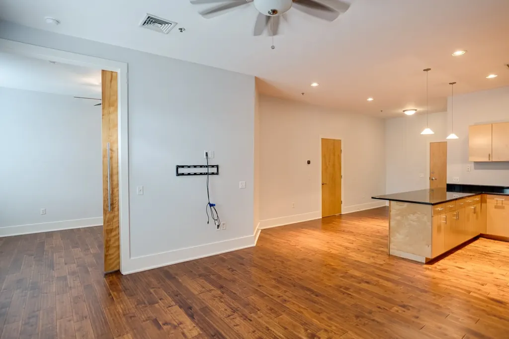 2201 8th Ave, S Nashville TN 37204