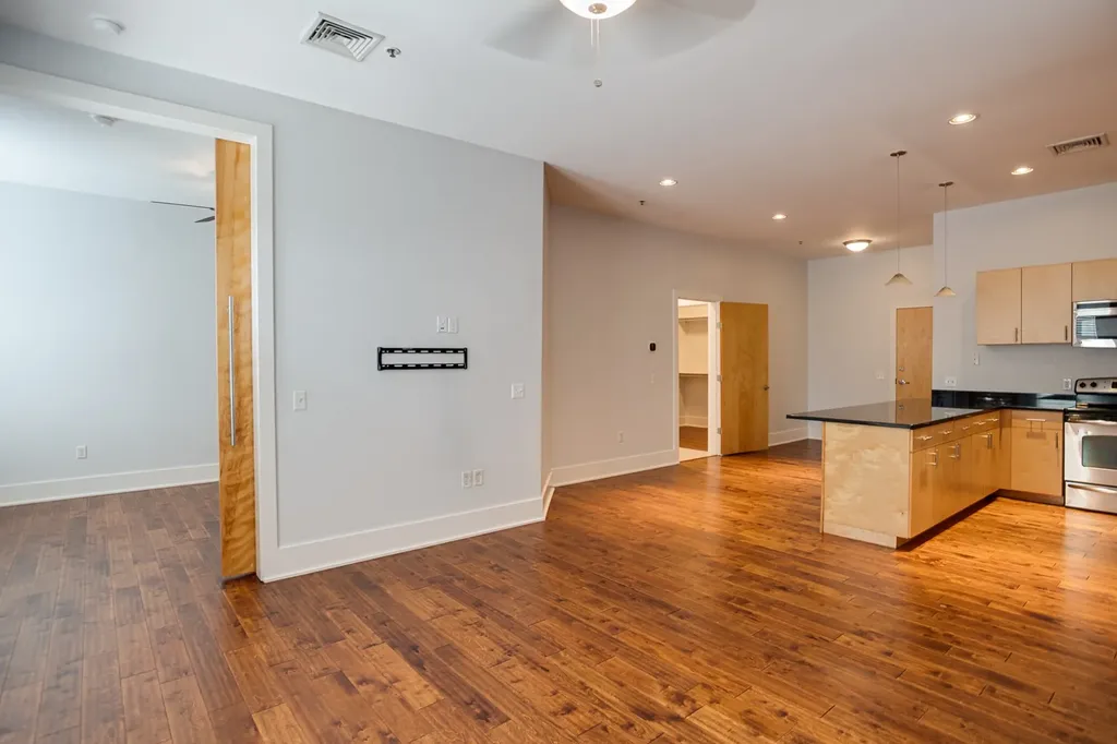 2201 8th Ave, S Nashville TN 37204