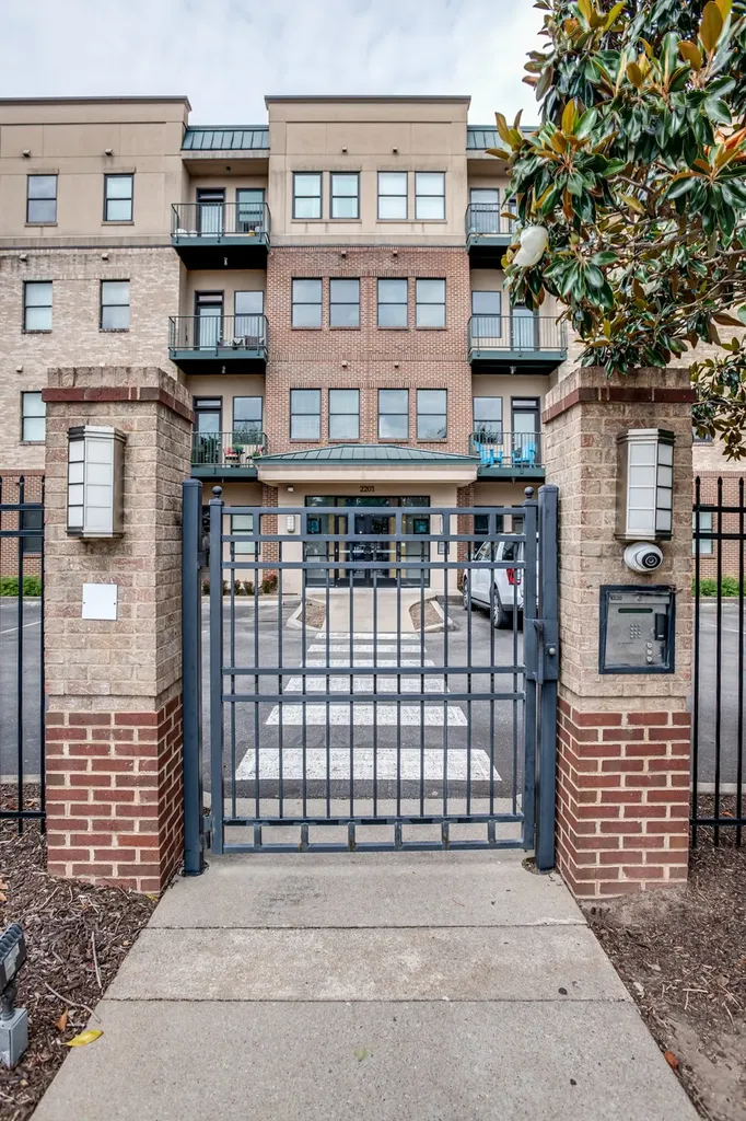 2201 8th Ave, S Nashville TN 37204