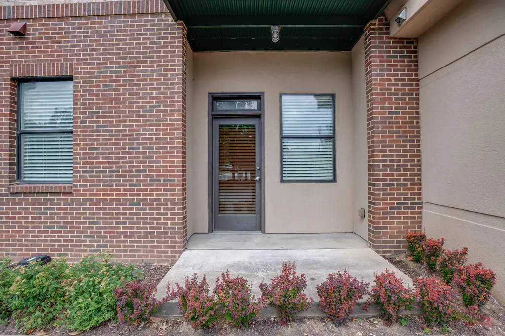 2201 8th Ave, S Nashville TN 37204