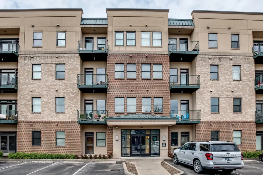 2201 8th Ave, S Nashville TN 37204
