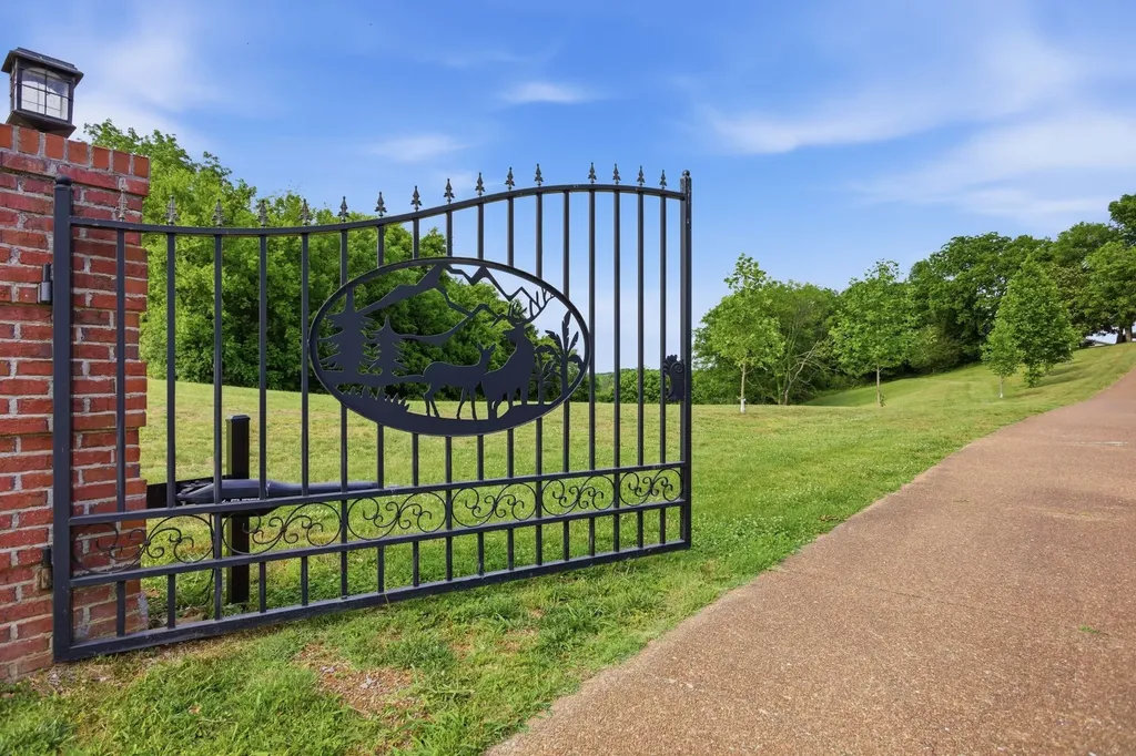1150 Cochran Cemetery Road Lewisburg TN 37091
