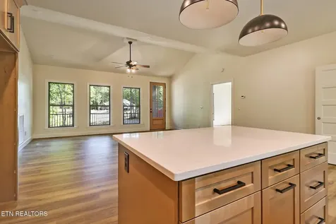 210 Creekview Court Jamestown TN 38556