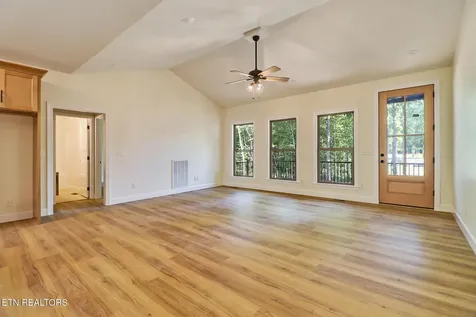 210 Creekview Court Jamestown TN 38556