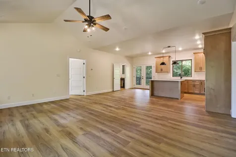 210 Creekview Court Jamestown TN 38556