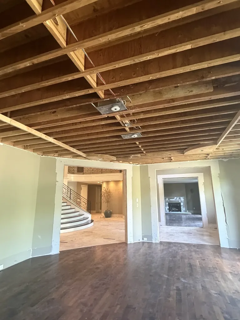 6261 Hillsboro Pike Nashville TN 37215