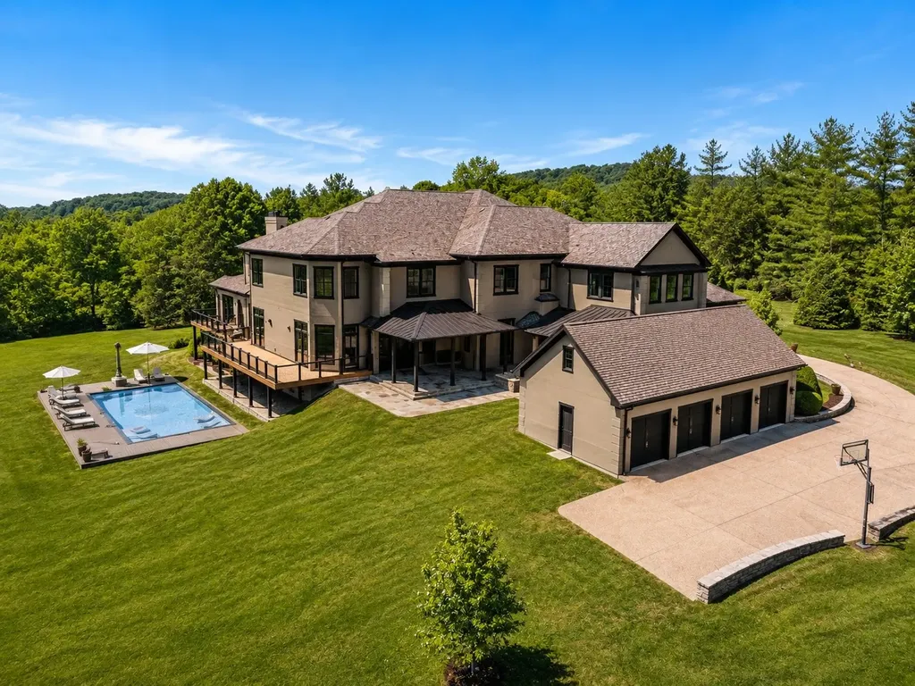 6261 Hillsboro Pike Nashville TN 37215