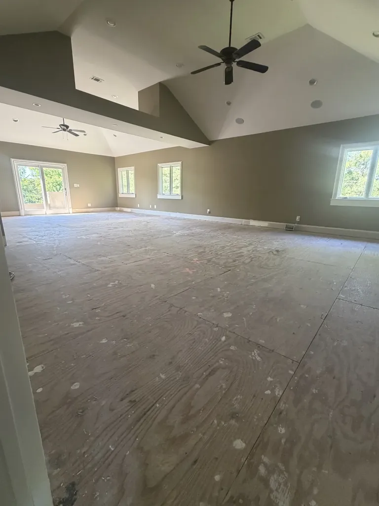 6261 Hillsboro Pike Nashville TN 37215